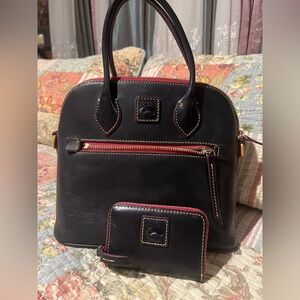 💙Dooney & Bourke Florentine Domed crossbody with wallet